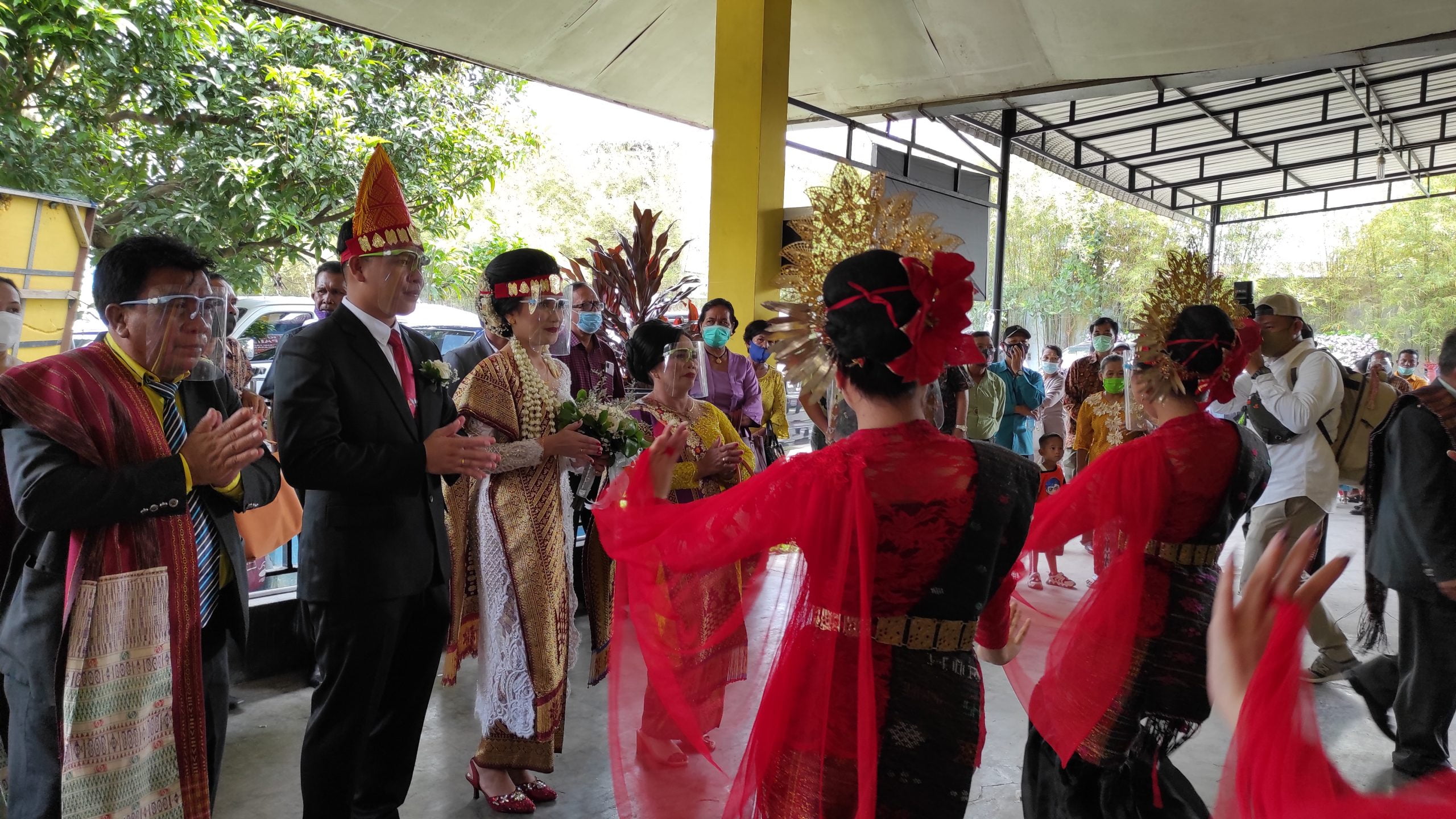 penyambuatan pengantin adat batak